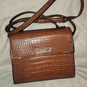 Cross body adjustable purse
